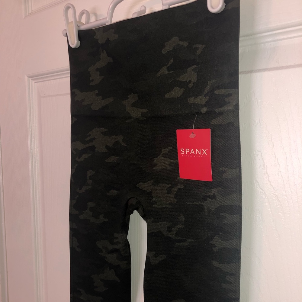 Spanx leggings (XS) - Picture 3 of 7